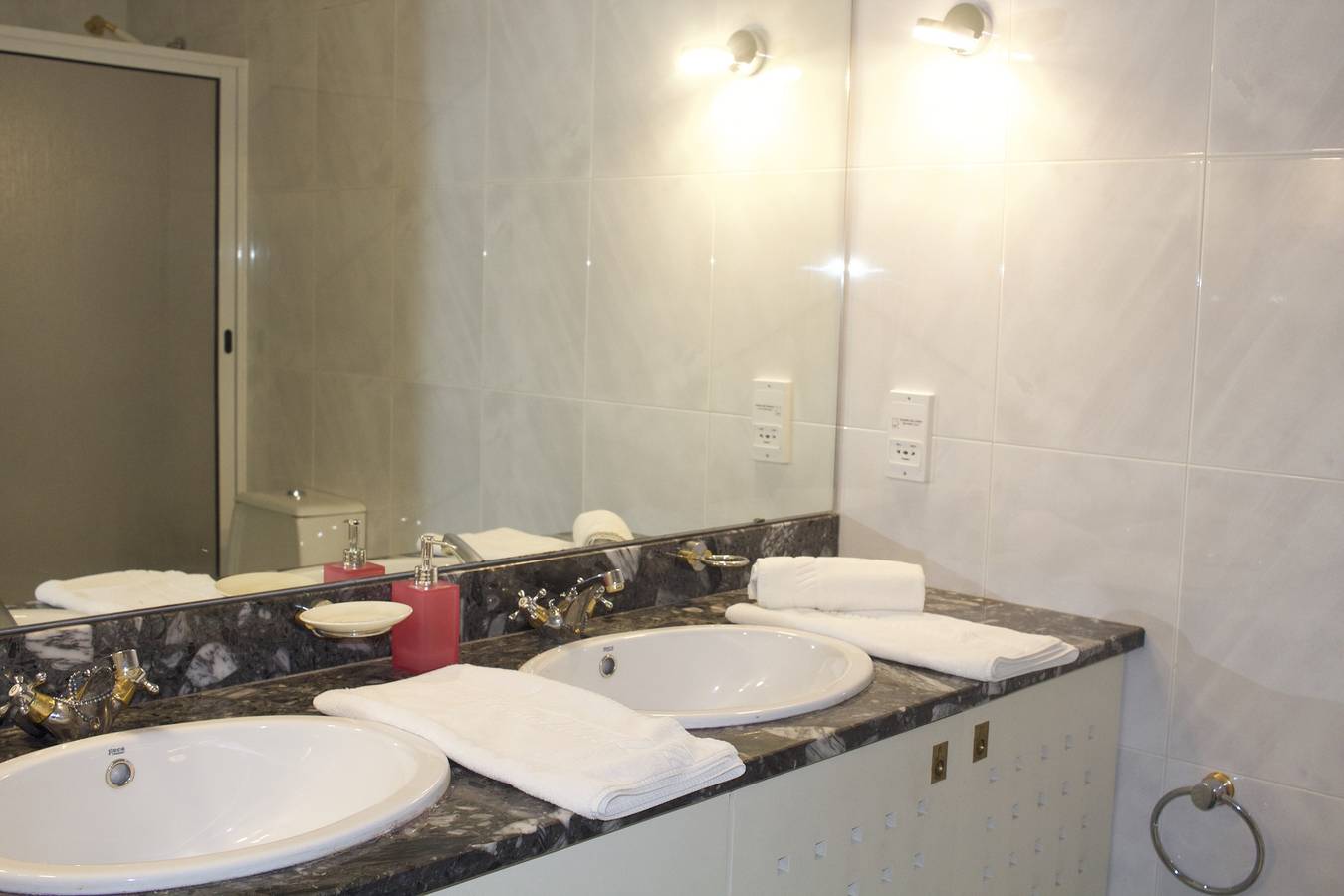 Apartamento de férias inteiro, Casino Figueira Prime Apartment, by Rent4All in Praia da Claridade, Figueira da Foz