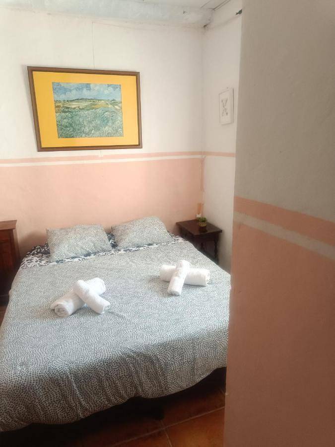 Maison de campagne pour 2 personnes, avec vue ainsi que terrasse et jardin, animaux acceptés à Bierge - 3