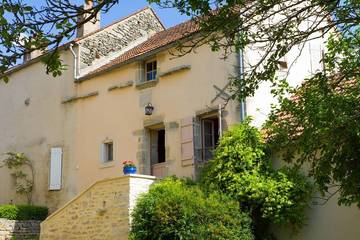 Gîte pour 3 personnes, avec terrasse et jardin à Flavigny-sur-Ozerain