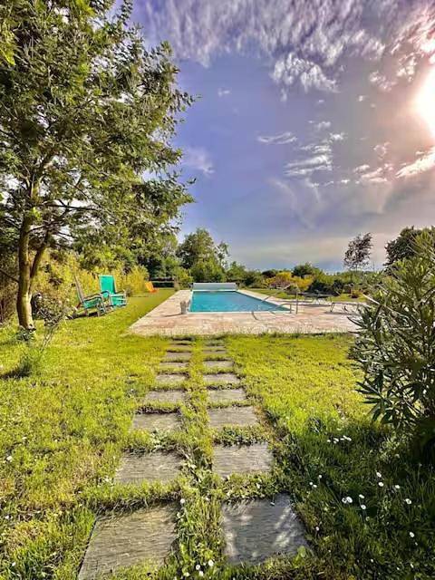 Maison d’hôte pour 2 personnes, avec Terrasse et Jardin ainsi que Piscine et Sauna à Breuil-Barret