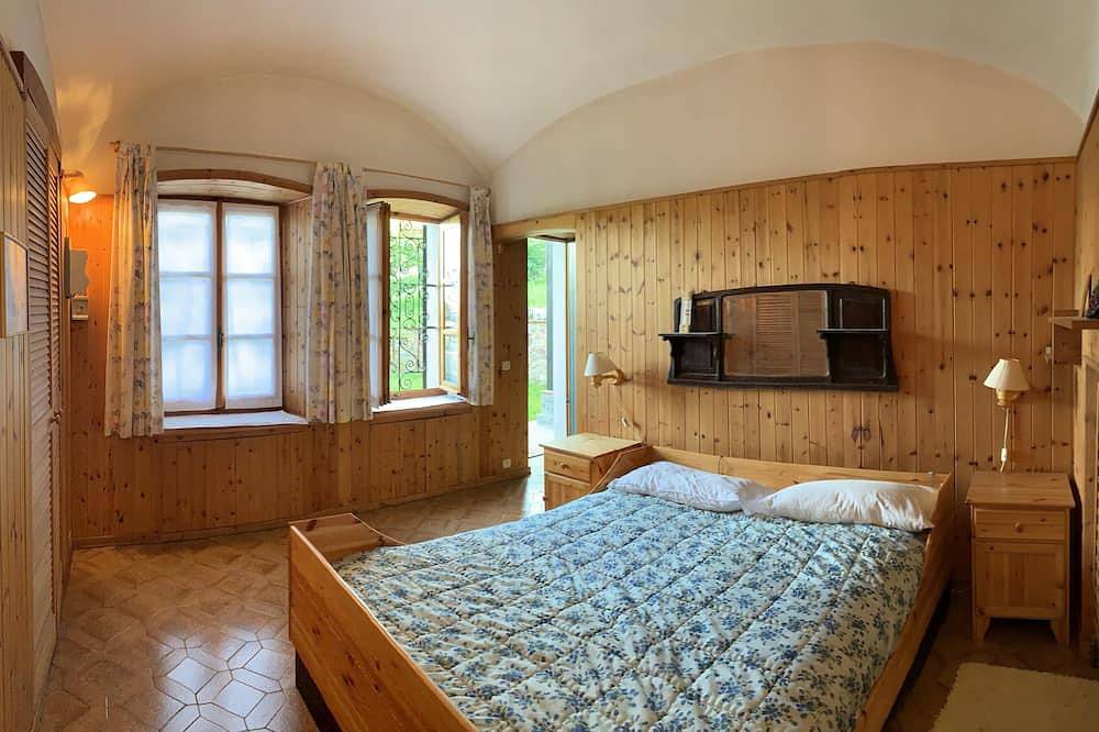 Peaceful and cozy, not far from main cities, for cooling down or remote working in Sostegno, Biella Provinz