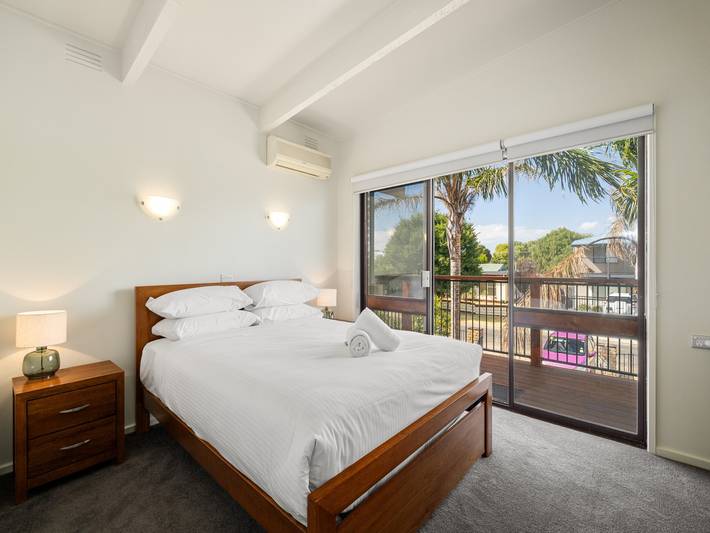 Holiday rental for 11 people, with balcony/terrace and pool in Victoria