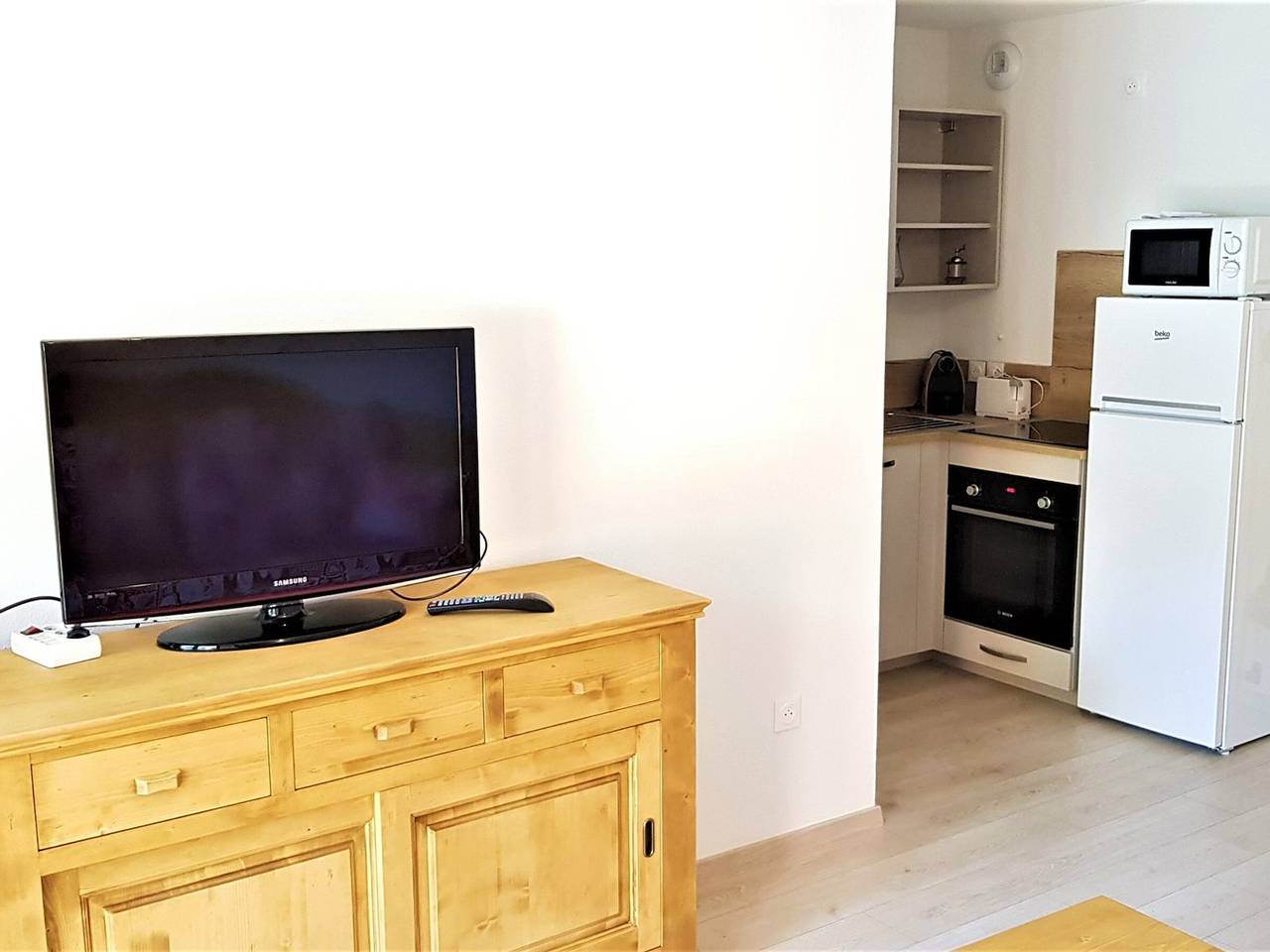 Ganzes Studio, Residenz Les Chamois 2, Studio Kabine für 4 Personen, Terrasse, Südlage, nahe Zentrum und Skilifte in La Joue du Loup, Le Dévoluy