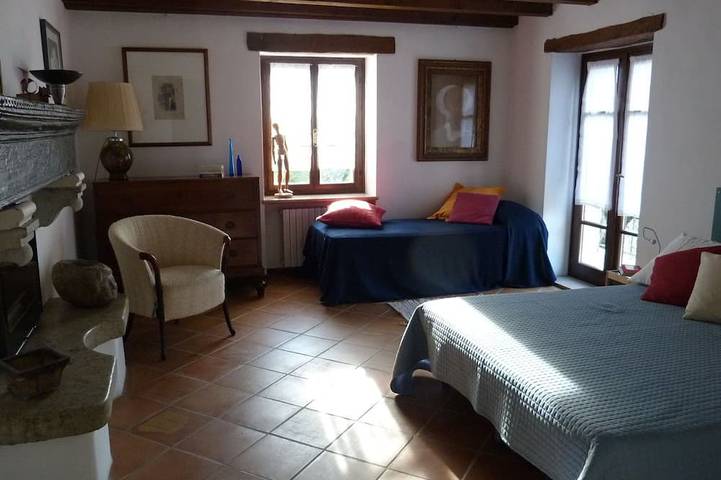 Casale finemente arredato con parcheggio, wi-fii, giardino e vista mozzafiato! in Malcesine, Prealpi Gardesane