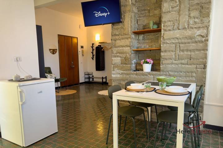 Ganze Wohnung, [Meer 1 Minute] Free Wifi • Smart Tv • A/C in Bagni Ulisse, Albisola Superiore