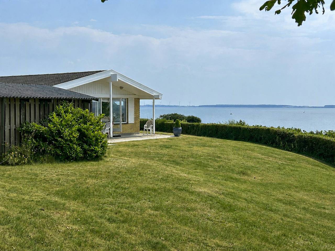 Sommerhus i første række med havudsigt på Røsnæs in Kalundborg, Røsnæs
