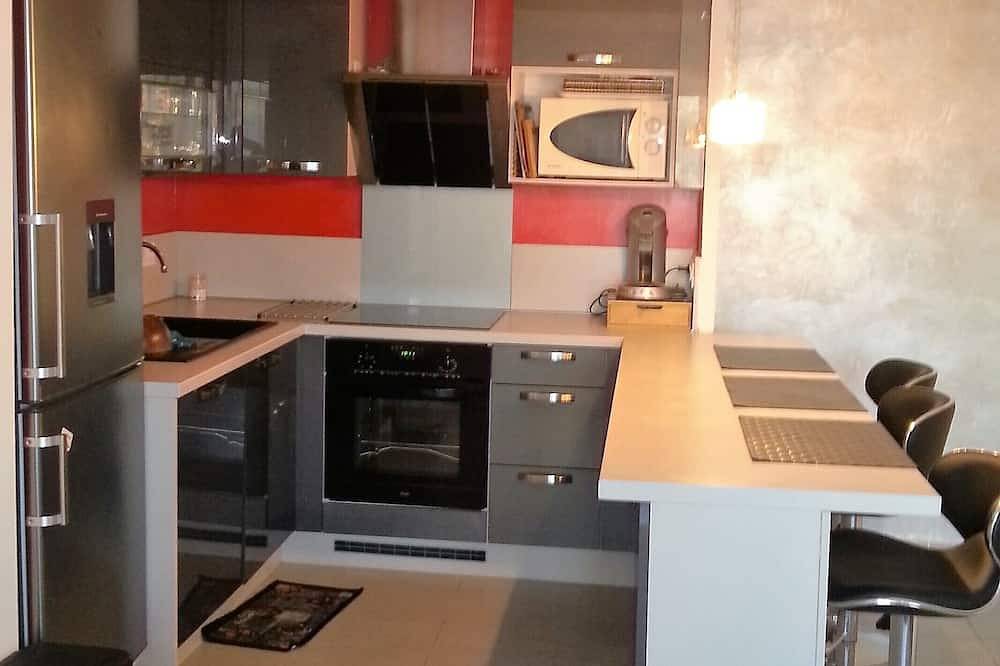 Apartamento entero, T2 nuevo equipo de diseño y muebles in Marsella, Marsella region