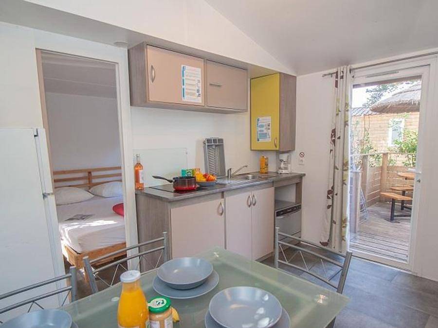 Camping Clair de Lune - Mobilheim 4 personen - Mobilheim Provence Sérénité 25 m² - Privater Jacuzzi - 3 Zimmer - 2 Schlafzimmer - Klimaanlage in La Madrague, Hyeres