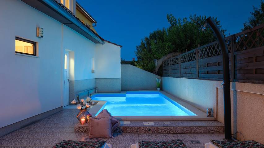 Ferienhaus für 8 Personen, mit Terrasse und Garten