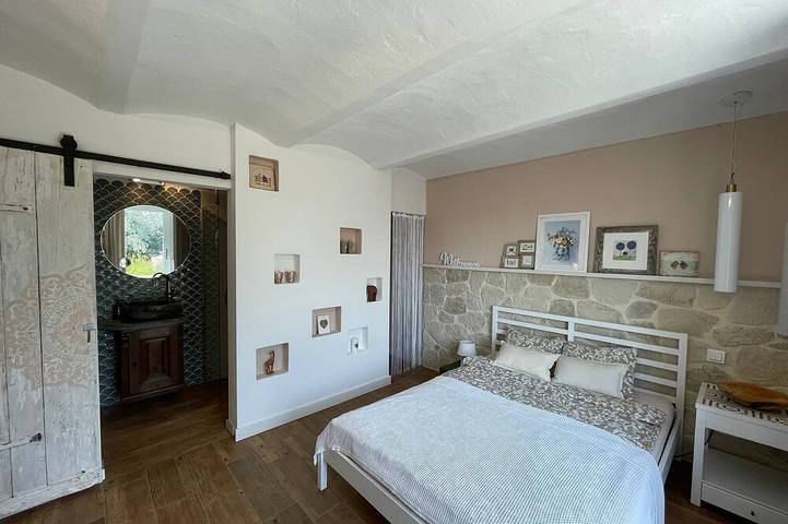 Gîte pour 2 personnes, avec Jardin dans Korneubourg