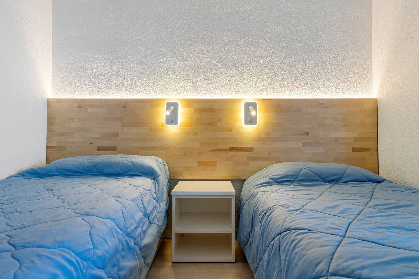 Apartamento entero, Apartamento 'Tirreno 304' con vistas al mar, terraza privada y Wi-Fi in Platja de la Pineda, Costa Dorada