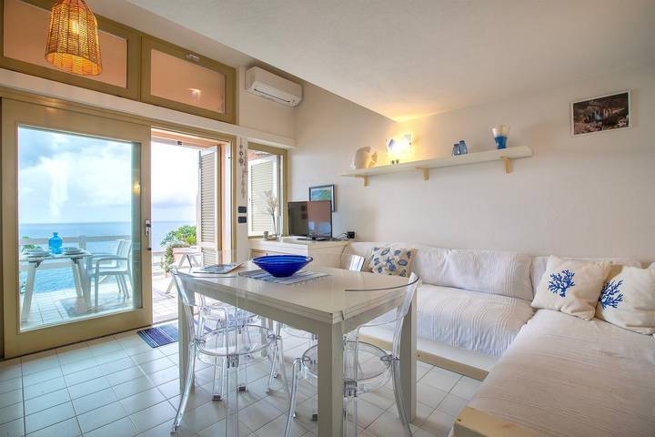 Casa Vacanze 'Sardegna Sul Mare K1' con Vista Mare, Piscina Condominiale e Aria Condizionata in Costa Paradiso, Trinità d'Agultu e Vignola