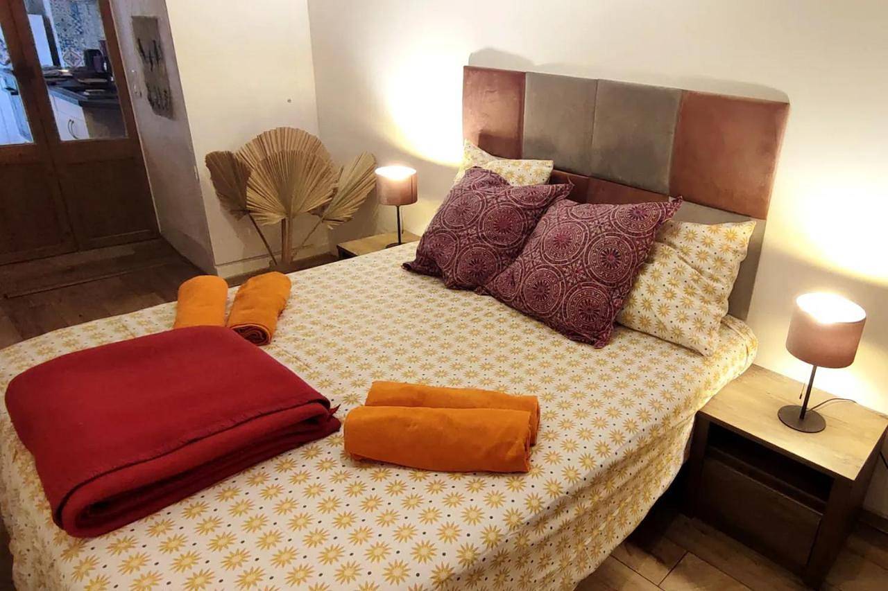 Appartement entier, Appartement provençal climatisé avec terrasse vue dégagée in Les Arcs (Var), Région de Draguignan