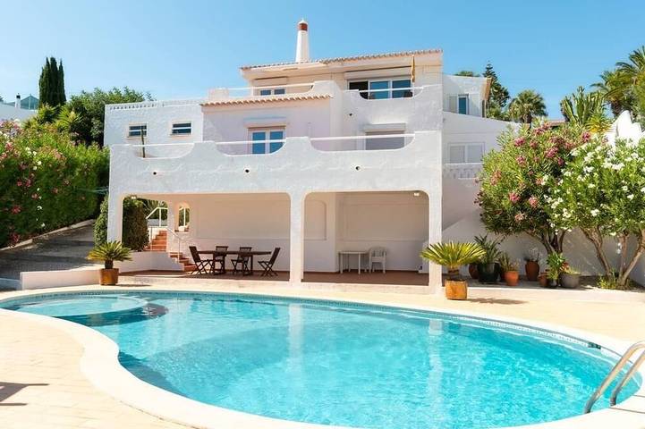 Holiday home for 7 people, with garden and balcony in Luz