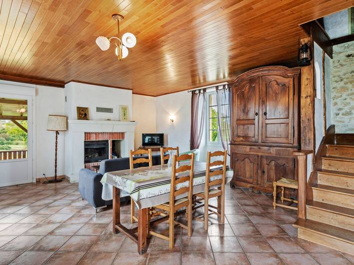 Location de vacances pour 6 personnes, avec piscine ainsi que jardin et terrasse, animaux acceptés à Loubejac - 3