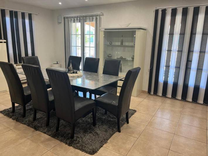 Location de vacances pour 3 personnes, avec piscine et terrasse à Peyrolles-en-Provence - 4