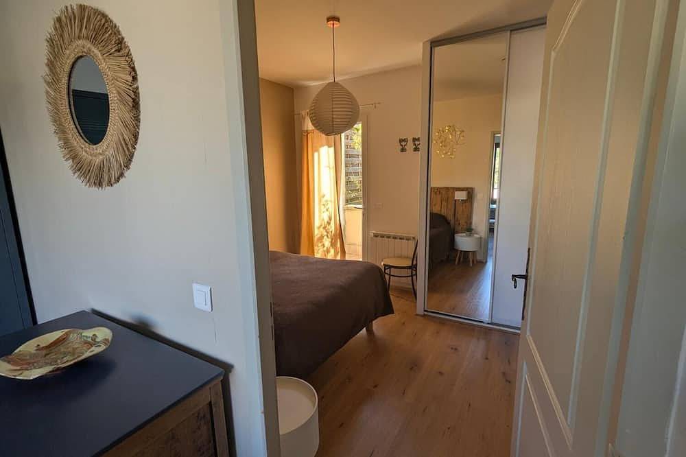 Appartement entier, Gîte attenant avec piscine privée in Apt, Parc naturel régional du Luberon
