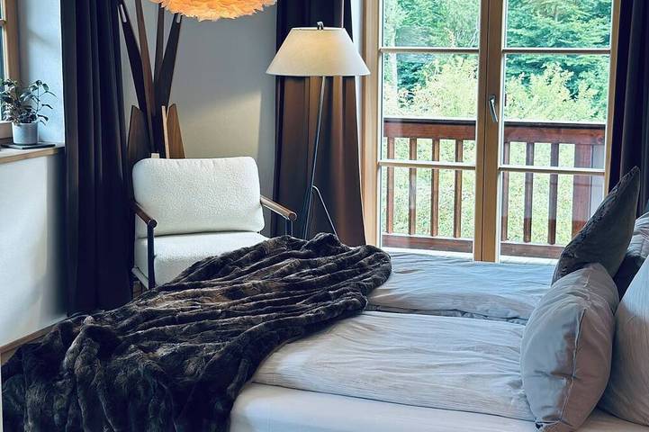 Ferienhaus für 8 Personen, mit Sauna und Whirlpool sowie Garten und Balkon in Miesbach - 2