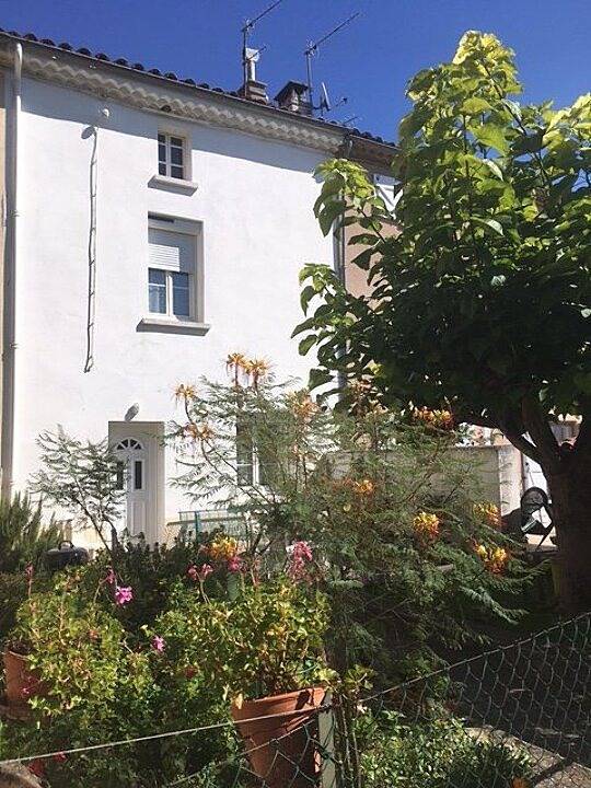 Gîte pour 5 personnes, avec jardin et terrasse à Vernajoul