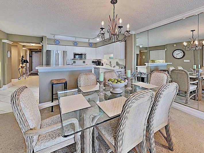 Vacation rental for 8 people, with balcony/terrace and hot tub as well as pool in Pawleys Island