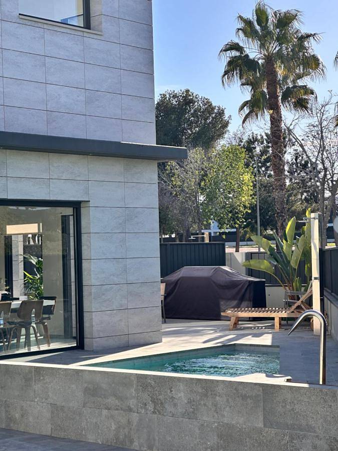 Casa de vacaciones para 6 personas, con piscina además de vistas y jardín - 1