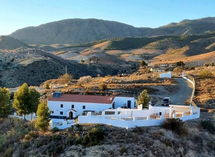 Appartamento per 2 persone, con Balcone e Terrazza nonché Idromassaggio e Giardino a Oria (Andalucía)
