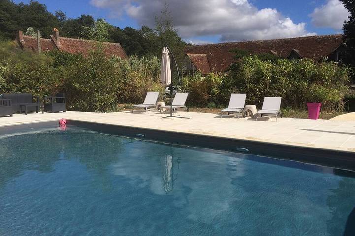Location de vacances pour 5 personnes, avec Jardin et Piscine à Nazelles-Négron