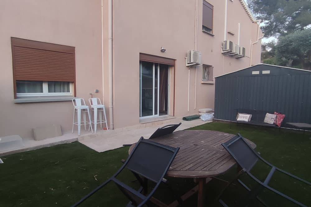 Entire apartment, T2 clim garden comfortable parking in Toulon, Mediterranean Coast (France)