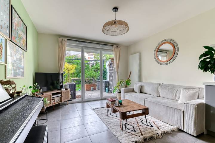 Gîte pour 4 personnes, avec terrasse et jardin, adapté aux familles à Villeurbanne - 2