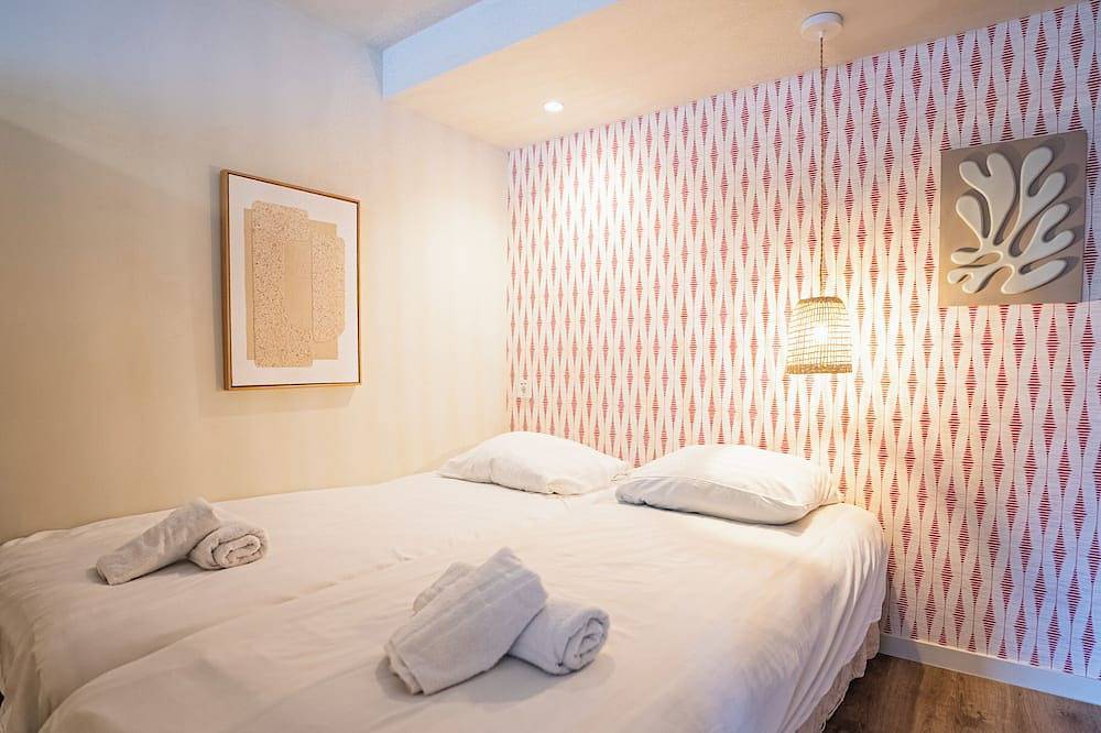 Ganze Wohnung, Hotel Nine Zandvoort - Room 1: 2 Erwachsene, 2 Kinder in Zandvoort, Niederländische Nordsee