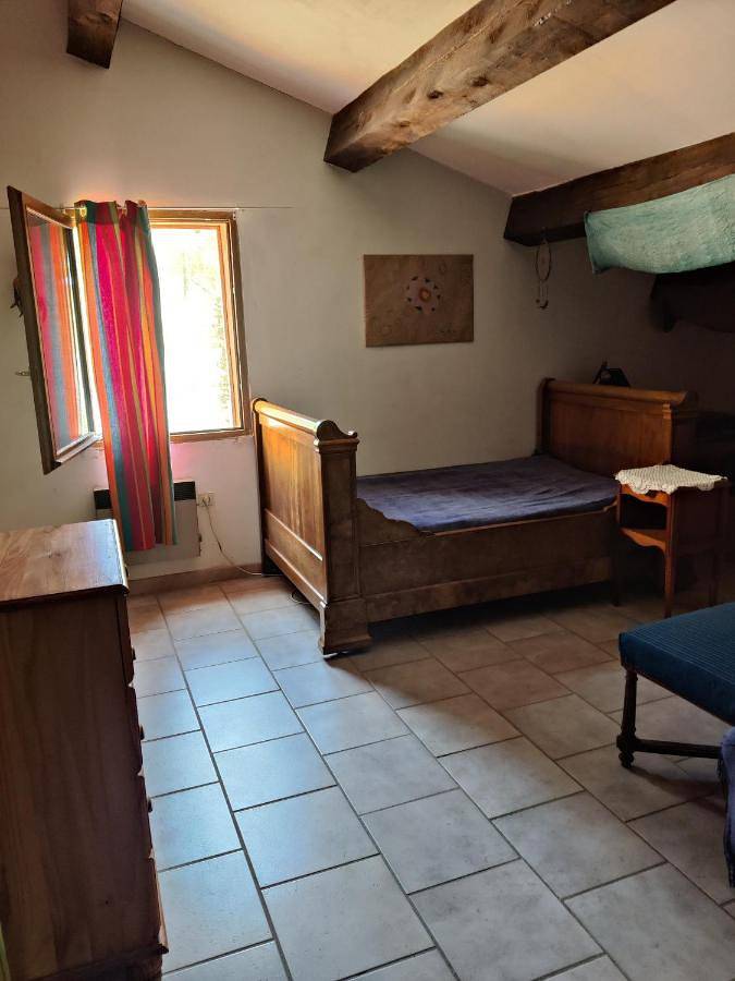 Location de vacances pour 5 personnes, avec terrasse ainsi que piscine et vue, adapté aux familles à Rognes - 2