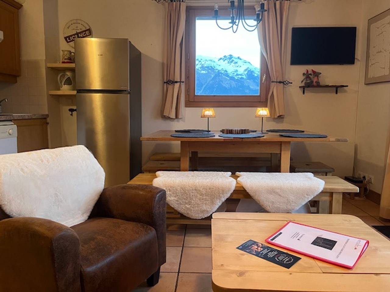 Entire apartment, Duplex apartment in the center, 20m from slopes, 7 pax, Wifi, free parking in La Plagne, Aime-la-Plagne