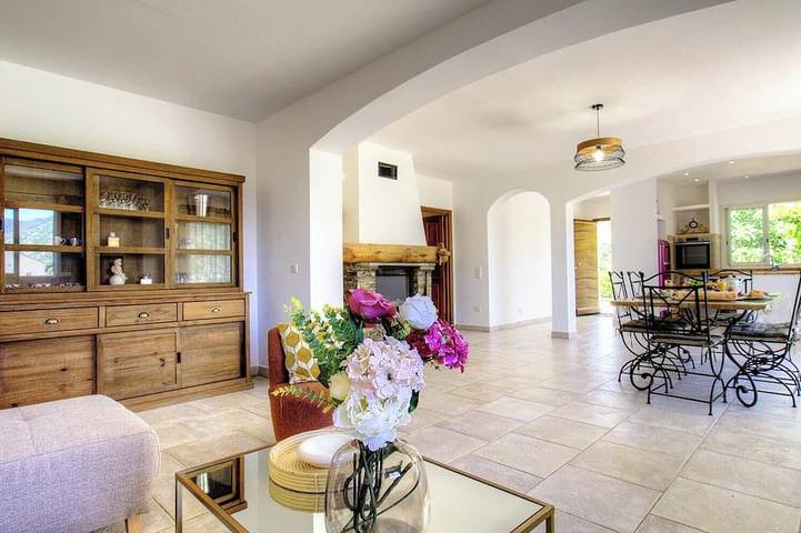 Location de vacances pour 6 personnes, avec terrasse à Pietralba - 4