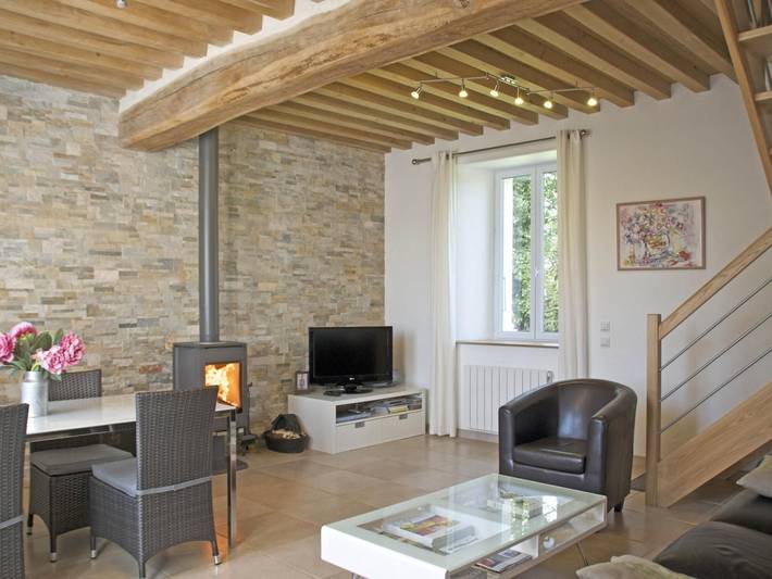 Renoviertes Steinhaus nahe Beaune, 2 Schlafzimmer, privater Garten, Klimaanlage, Parkplatz in Vignoles, Beaune und Umgebung