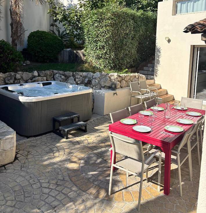 Location de vacances pour 12 personnes, avec piscine et jacuzzi ainsi que sauna et jardin, animaux acceptés à Carry-le-Rouet - 3