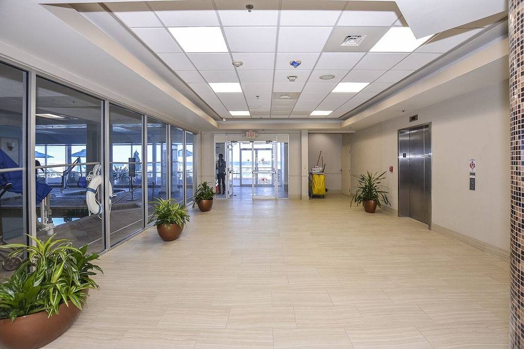 Ganze Wohnung, 🏖️Beautiful Ocean Views🏝️ Clean room with small balcony in Daytona Beach, Florida