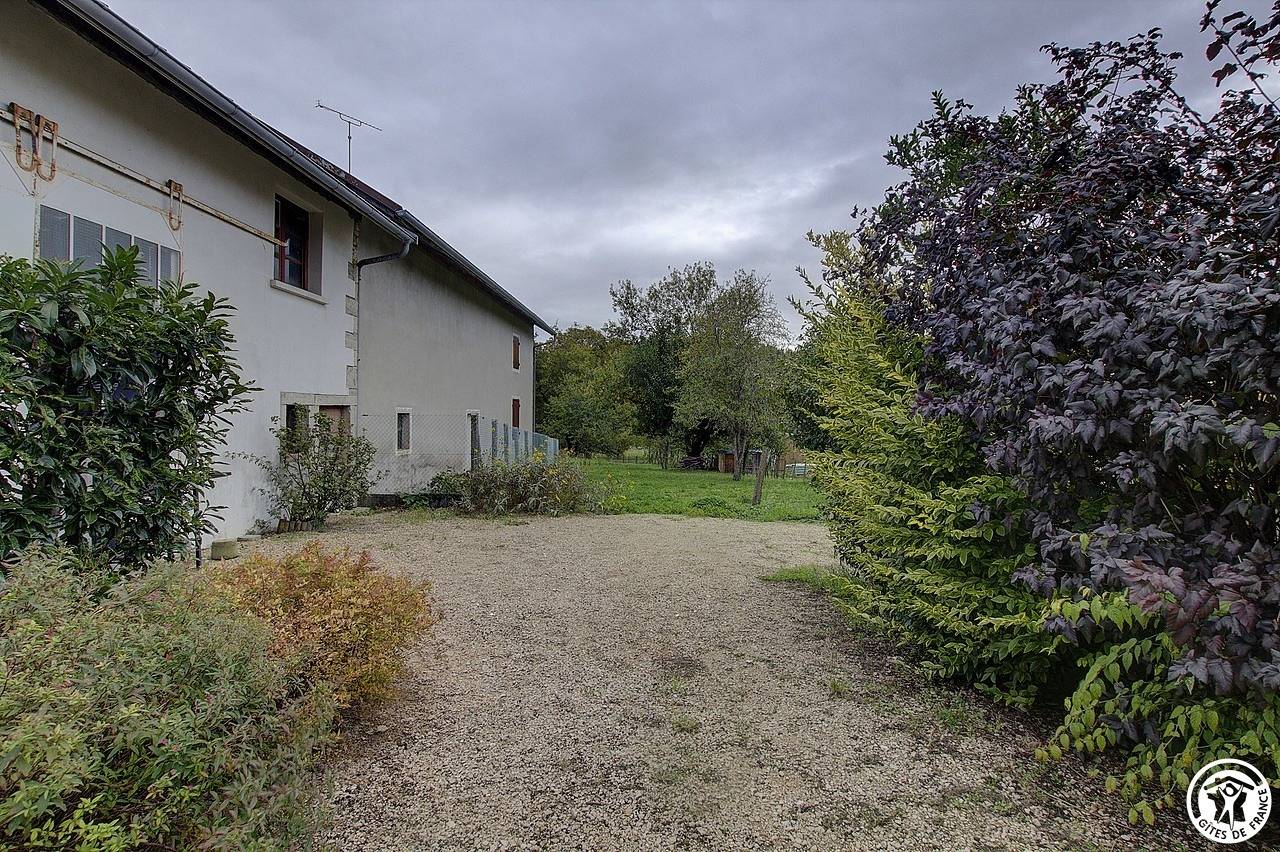 Charmante 95m² Gite mit Garten & TV - 2.5km nach Chaley in Évosges, Belley