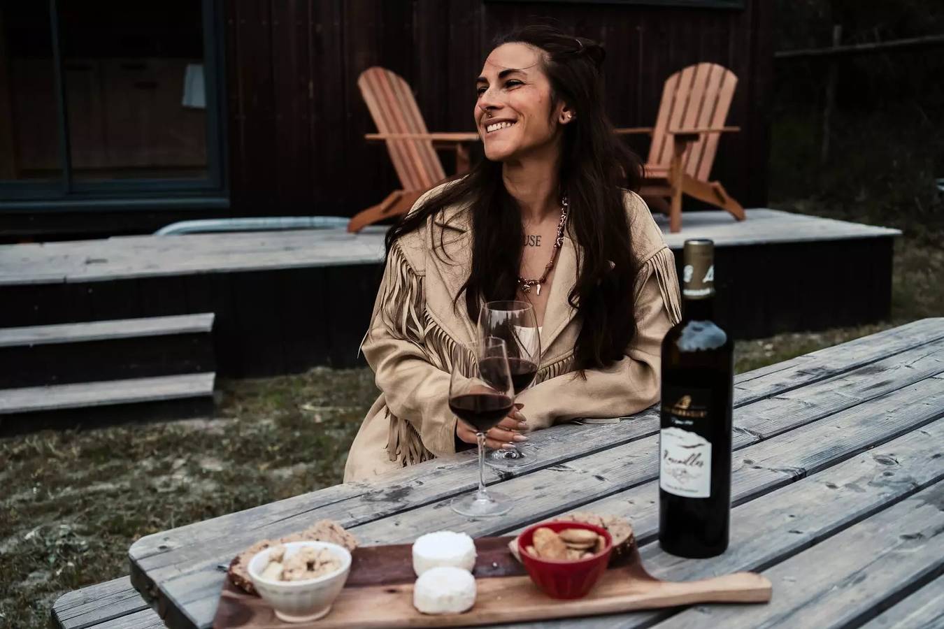 Appartement entier, Une parenthèse nature avec Tiny House pour 2 adultes + 1 enfant jusqu'à 12 ans + 1 bébé in Trets, Région d'Aix-en-Provence