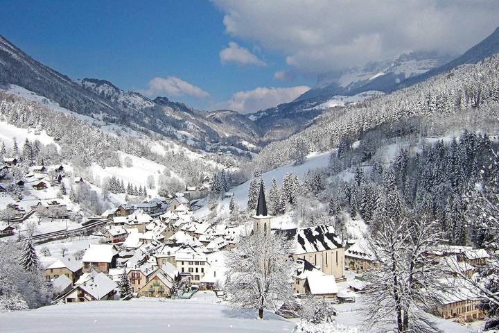 Gîte pour 14 personnes, avec terrasse à Saint-Pierre-d'Entremont - 3