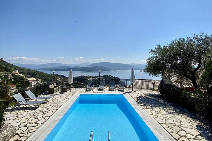 Villa for 6 people, with garden and balcony, with pets in Kalami