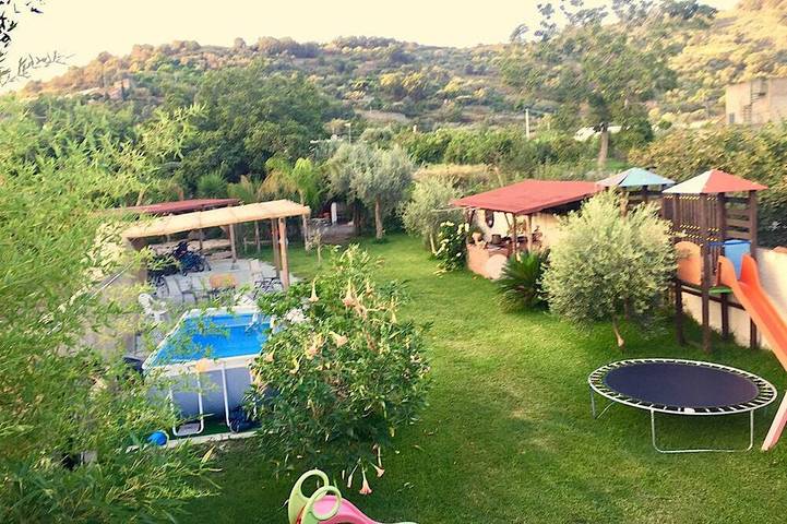 Casa vacanza per 4 persone, con terrazza, con animali domestici in Provincia di Messina