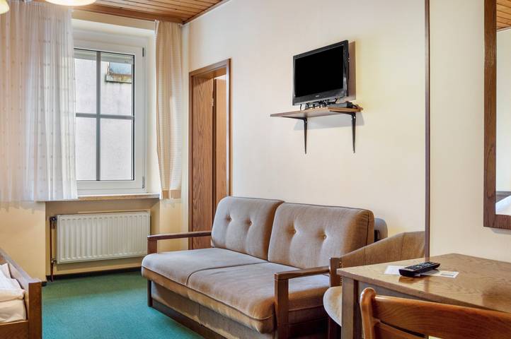 Zimmer 2 - Doppelzimmer mit Wi-Fi in Lehrberg, Romantische Straße
