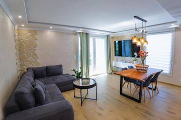 Gîte pour 4 personnes, avec terrasse et jardin à Hœnheim