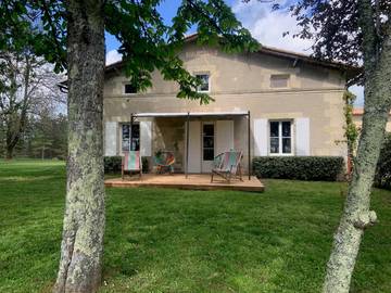 Gîte pour 6 personnes, avec jardin à Puynormand