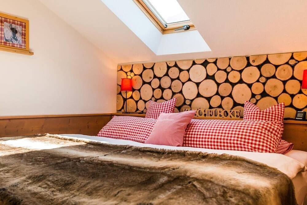 Ganze Wohnung, \"Almhütt'l\" - 1 Schlafraum/Dusche/Wc - Hubertushof, Der in Mittenwald, Bayerische Alpen