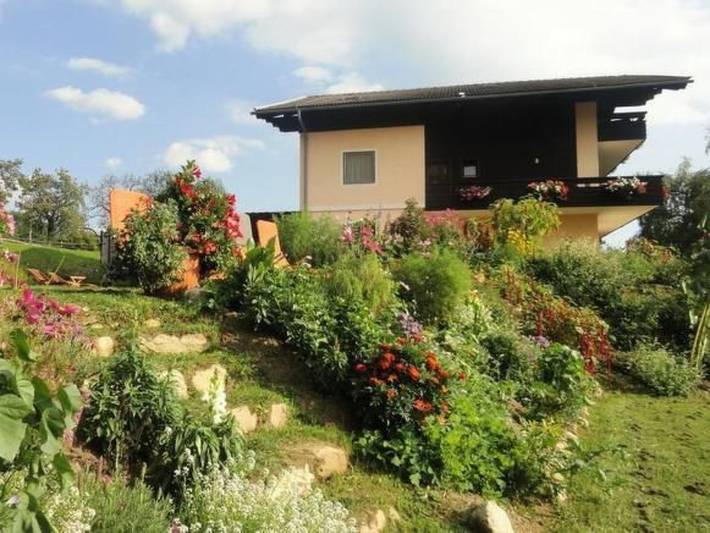 Ferienwohnung für 6 Personen, mit Pool und Garten am Millstätter See