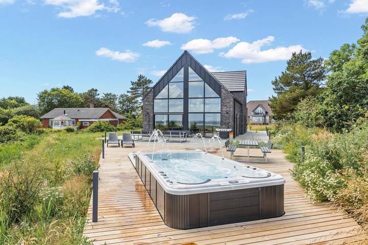 Ferienhaus für 18 Personen, mit Balkon/Terrasse und Whirlpool auf Rømø