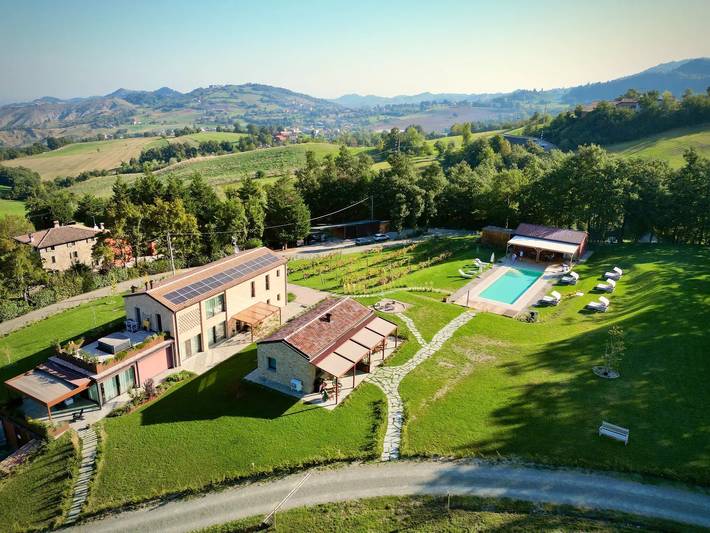 Appartement entier, Appartement Melograno avec piscine partagée, Wi-Fi et climatisation in Prignano sulla Secchia, Province de Modène