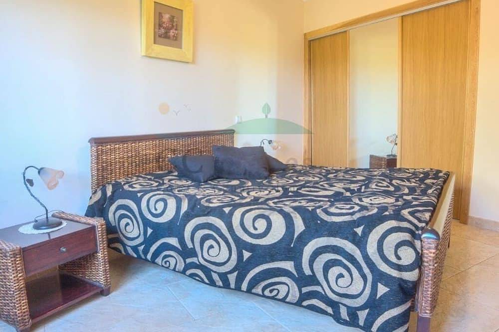Wonderful villa with beautiful view of the mountains in Faro, Faro Distrikt