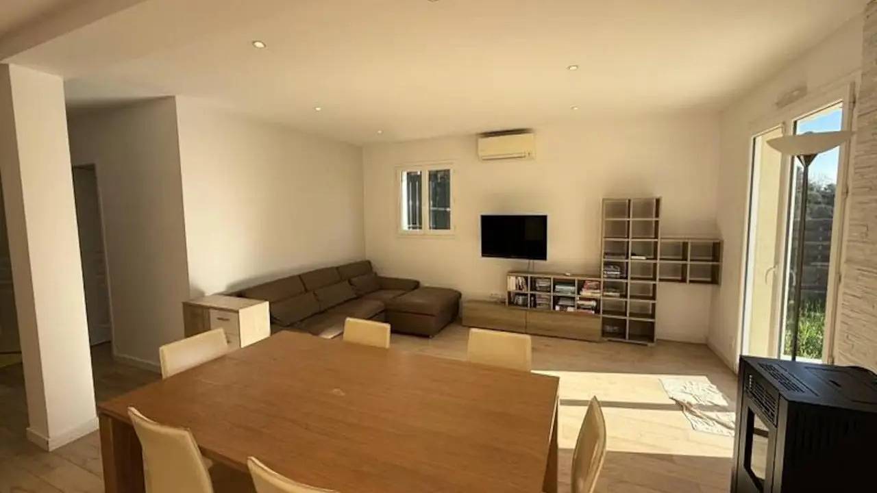 Apartamento vacacional entero, Ferienwohnung für 7 Personen (110 m²) in Châteauneuf-le-Pre-du-Lac in Châteauneuf-Grasse, Costa mediterránea (Francia)